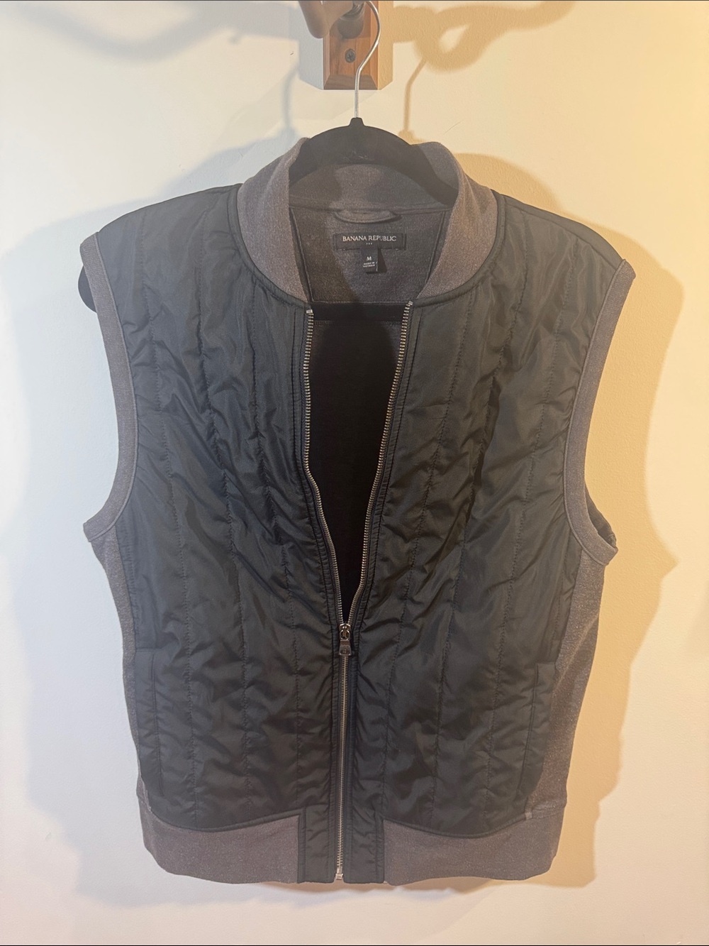 Banana Republic Quilted Sleeveless Jacket Vest - Charcoal Gray